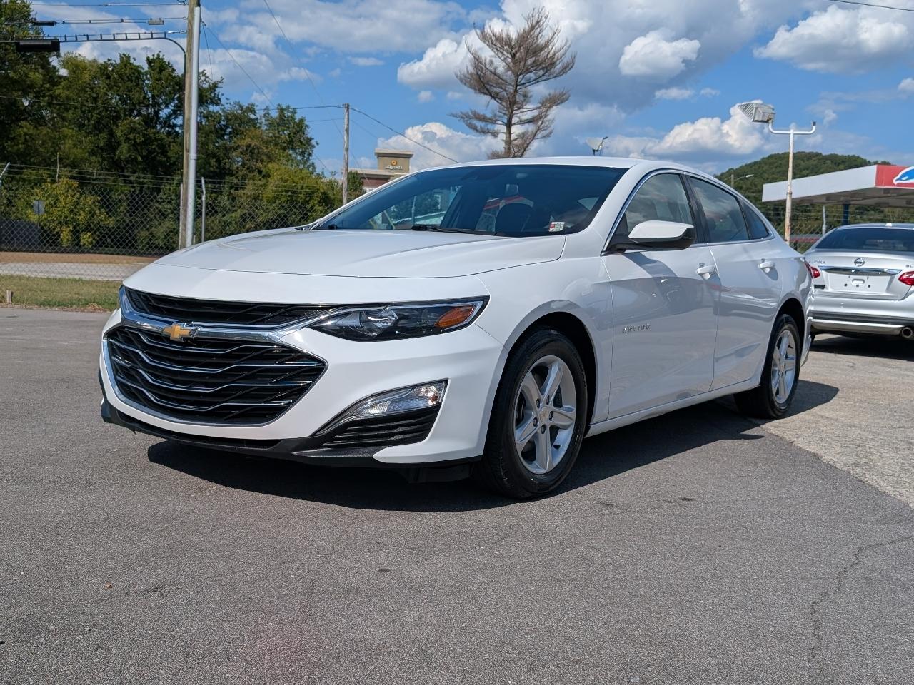 Chevrolet Malibu photo 2