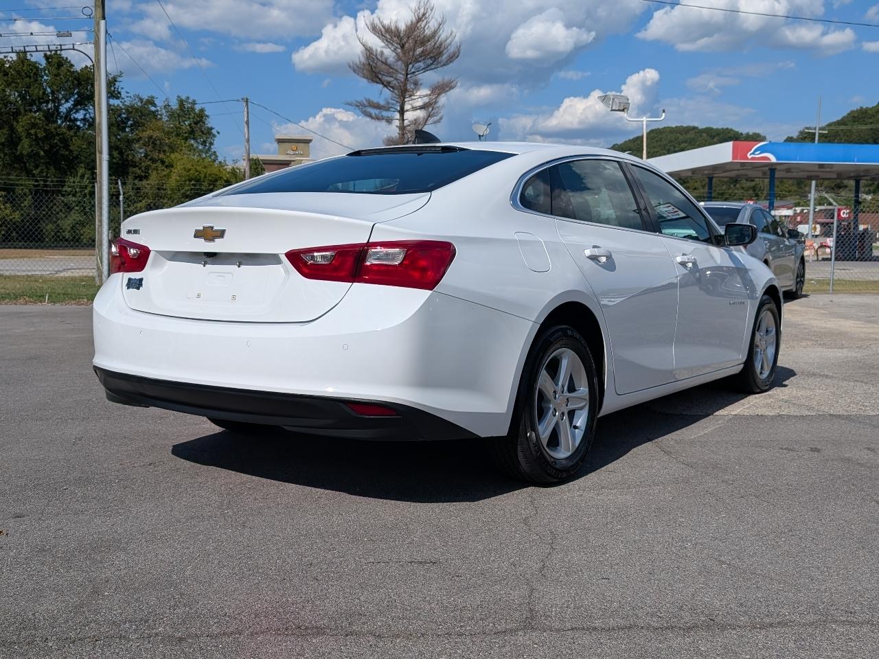 Chevrolet Malibu photo 4