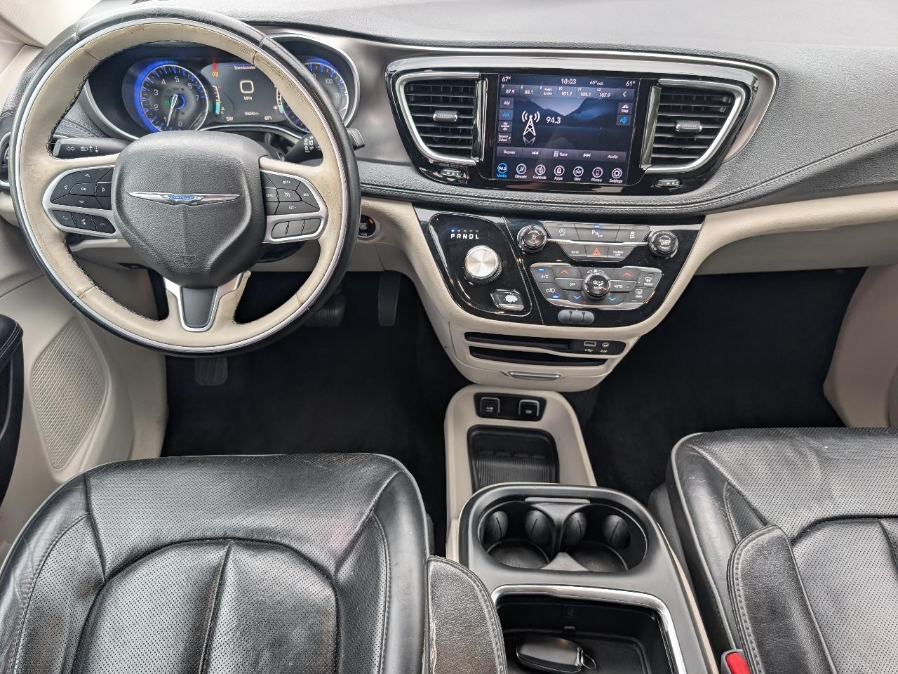 Chrysler Pacifica photo 6