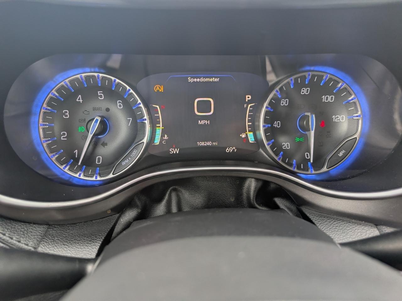 Chrysler Pacifica photo 15