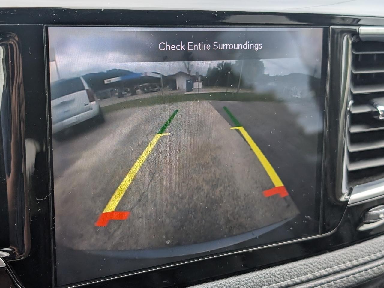 Chrysler Pacifica photo 19