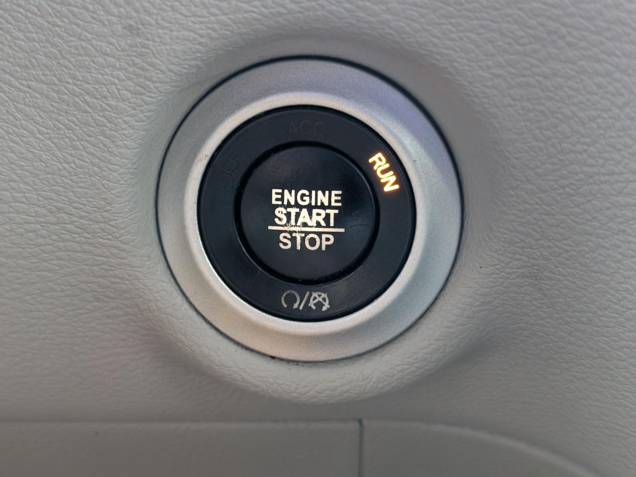 Chrysler Pacifica photo 16