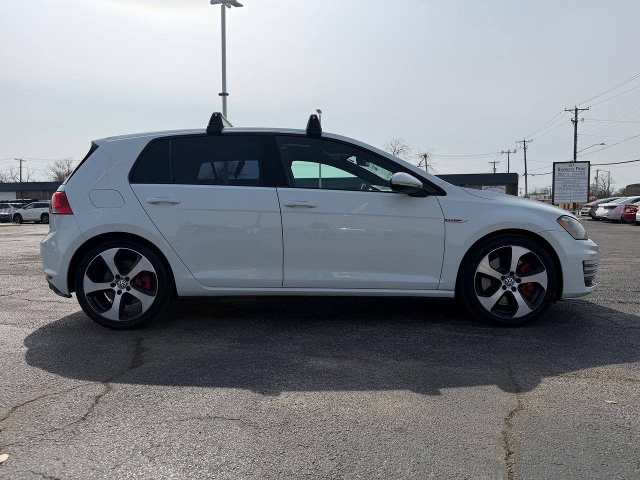 Volkswagen GTI SE 6A 4-Door 2016
