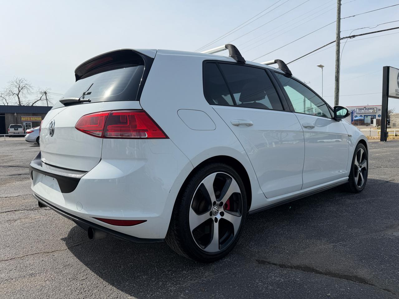 Volkswagen GTI SE 6A 4-Door 2016