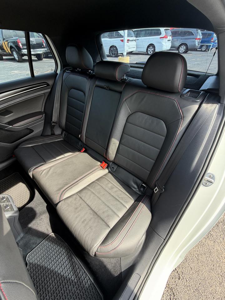 Volkswagen GTI SE 6A 4-Door 2016