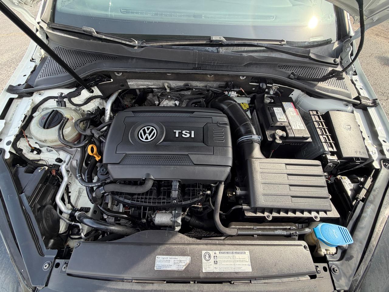 Volkswagen GTI SE 6A 4-Door 2016