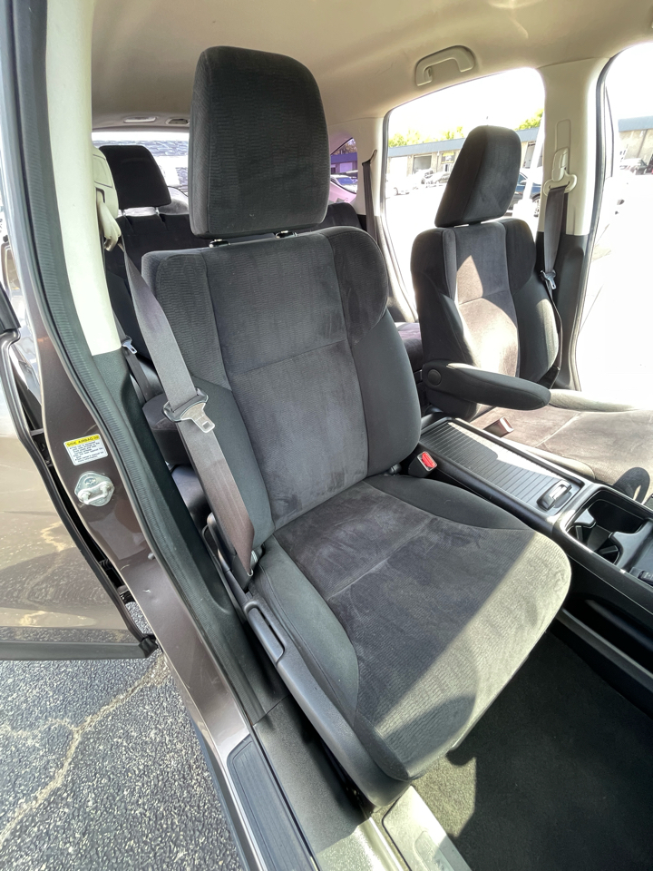 2013 Honda CR-V LX photo 19