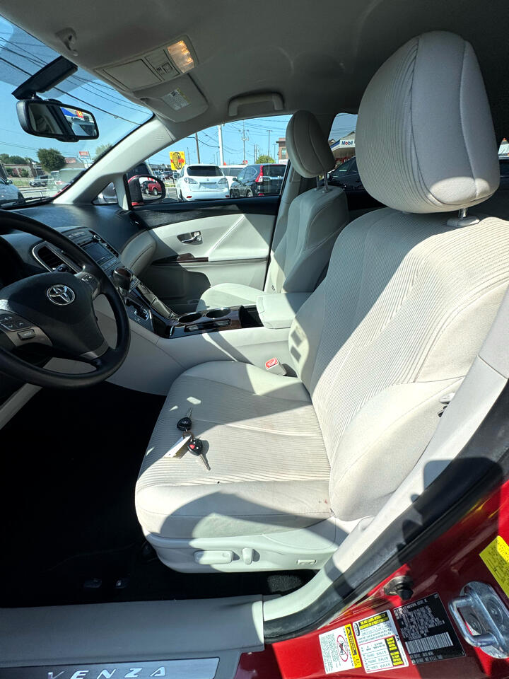 Toyota Venza FWD V6 2011 Toyota Venza FWD V6 2011