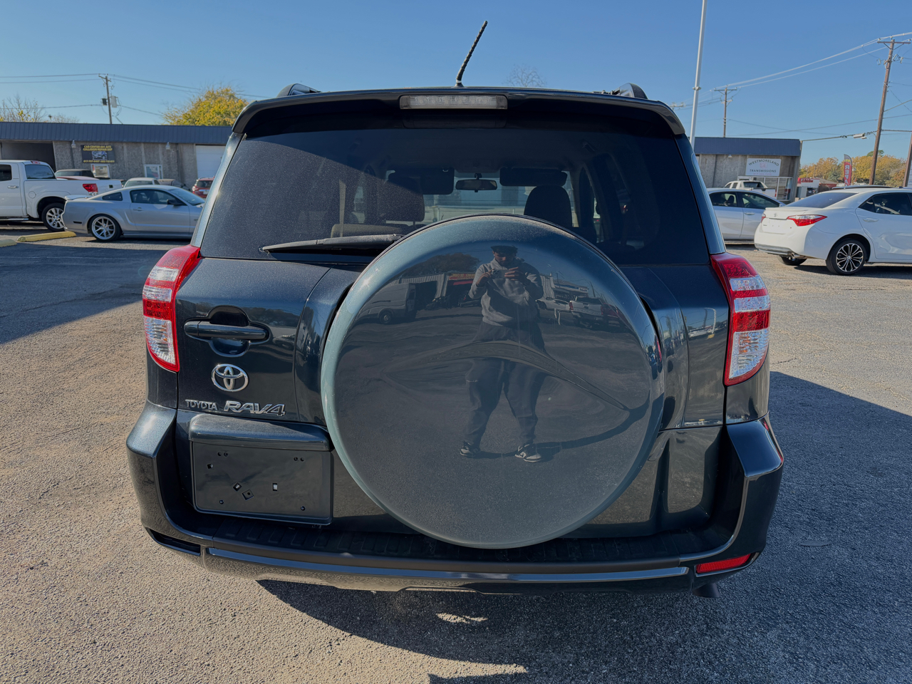 Toyota RAV4 Base I4 2WD 2010