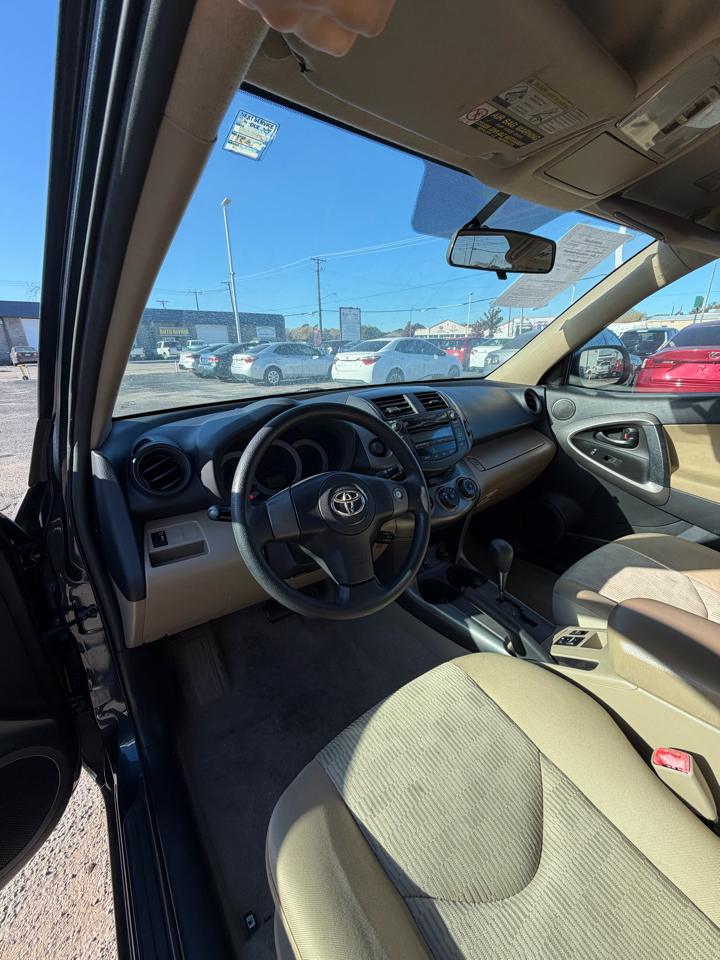Toyota RAV4 Base I4 2WD 2010