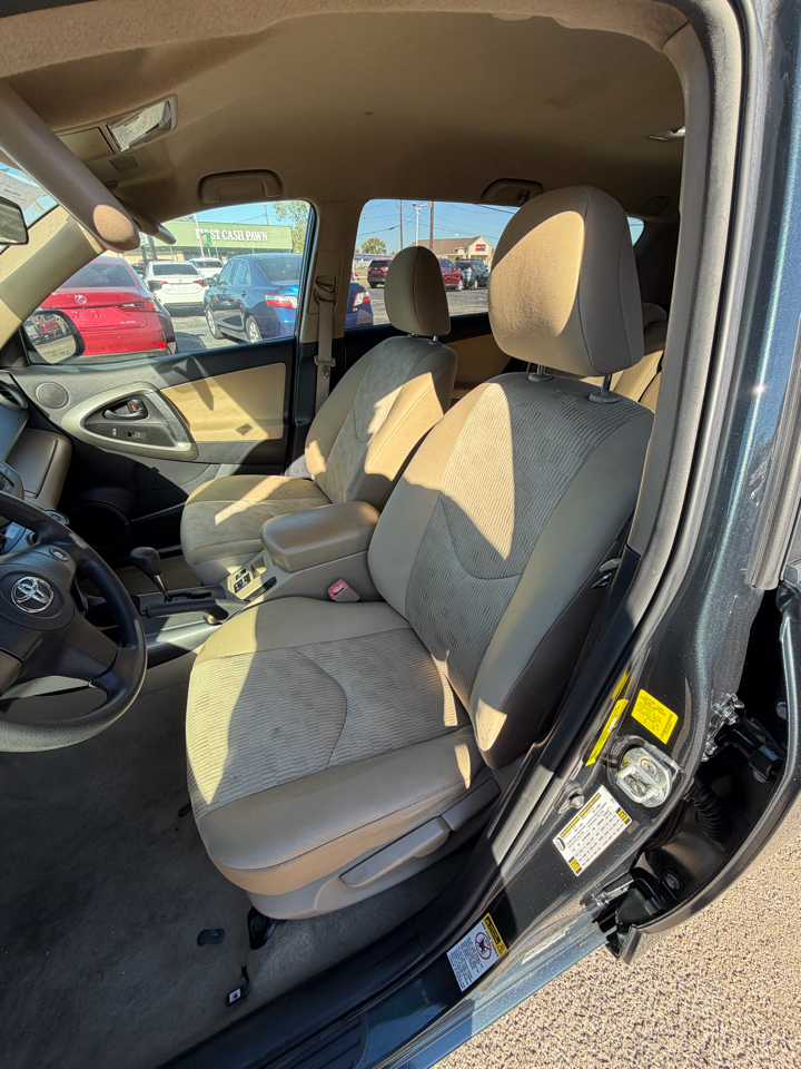 Toyota RAV4 Base I4 2WD 2010