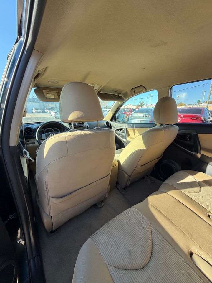 Toyota RAV4 Base I4 2WD 2010