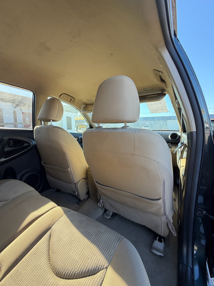 Toyota RAV4 Base I4 2WD 2010