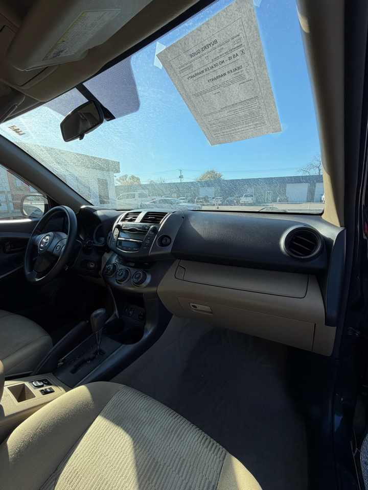 Toyota RAV4 Base I4 2WD 2010