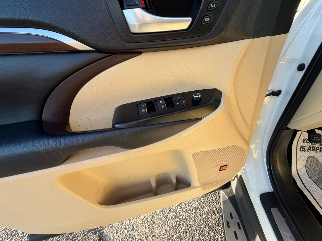 Toyota Highlander Limited FWD V6 2016 Toyota Highlander Limited FWD V6 2016