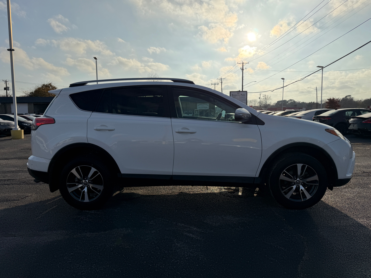 Toyota RAV4 XLE FWD 2016