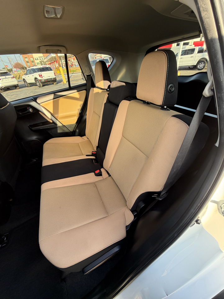 Toyota RAV4 XLE FWD 2016