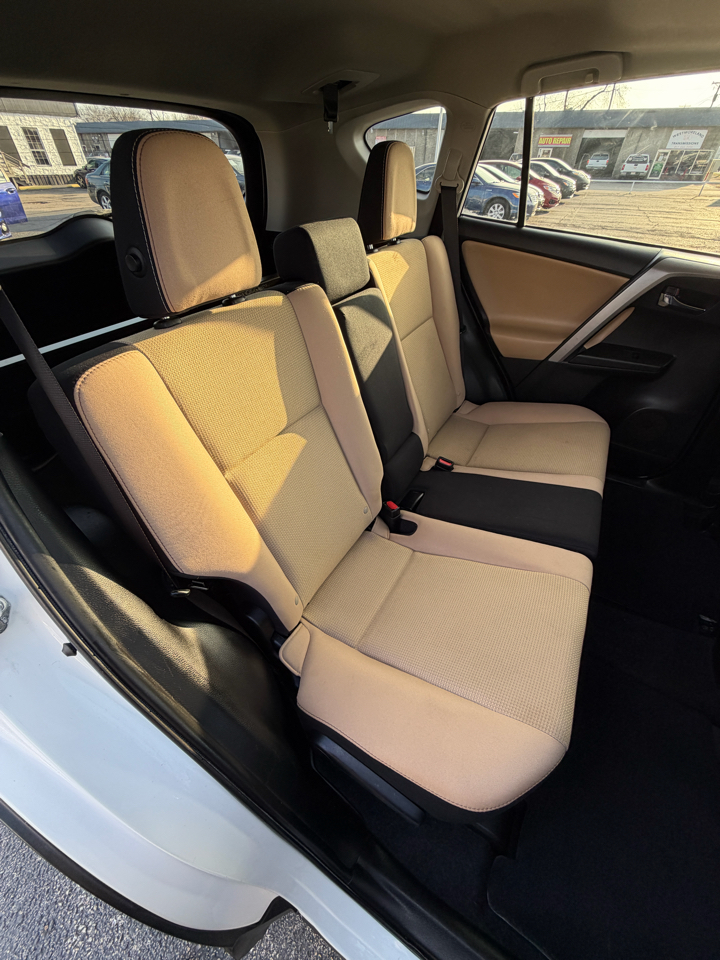 Toyota RAV4 XLE FWD 2016