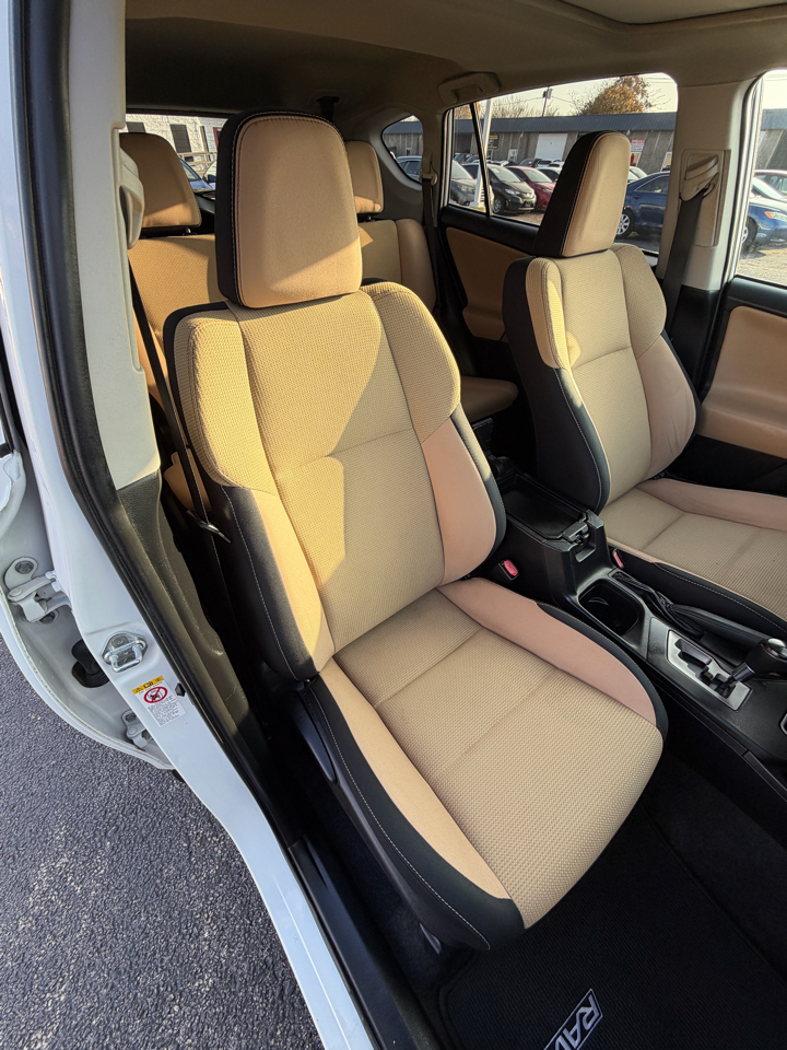 Toyota RAV4 XLE FWD 2016