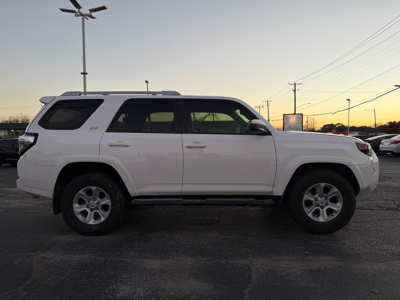 Toyota 4Runner SR5 2WD 2017