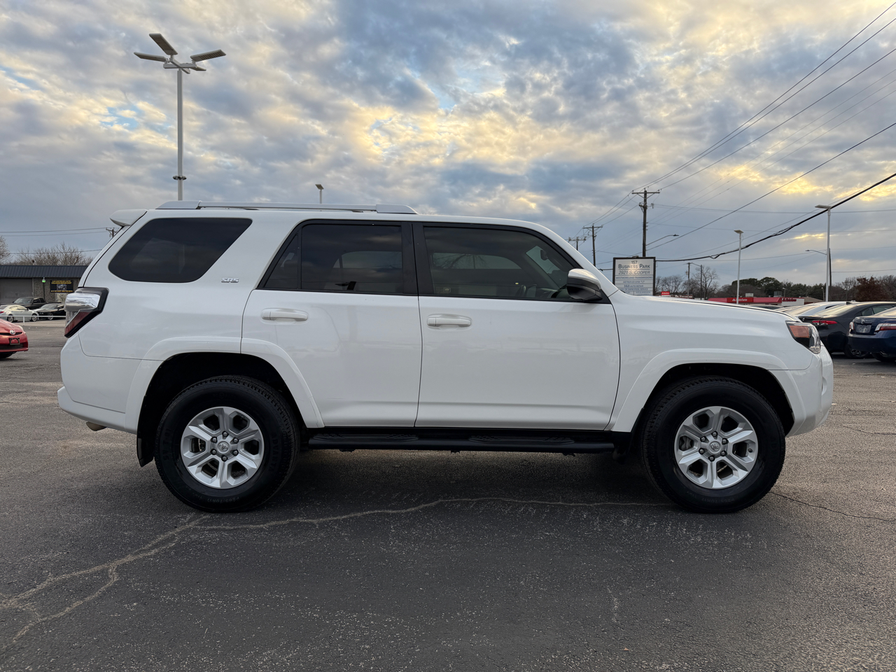 Toyota 4Runner SR5 2WD 2017