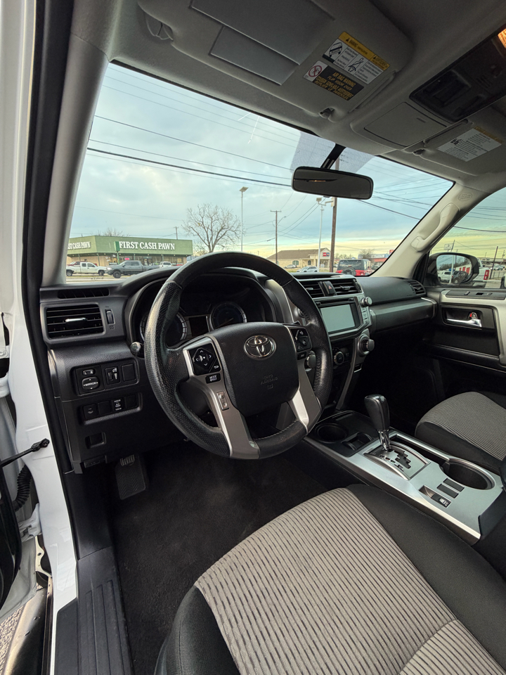 Toyota 4Runner SR5 2WD 2017