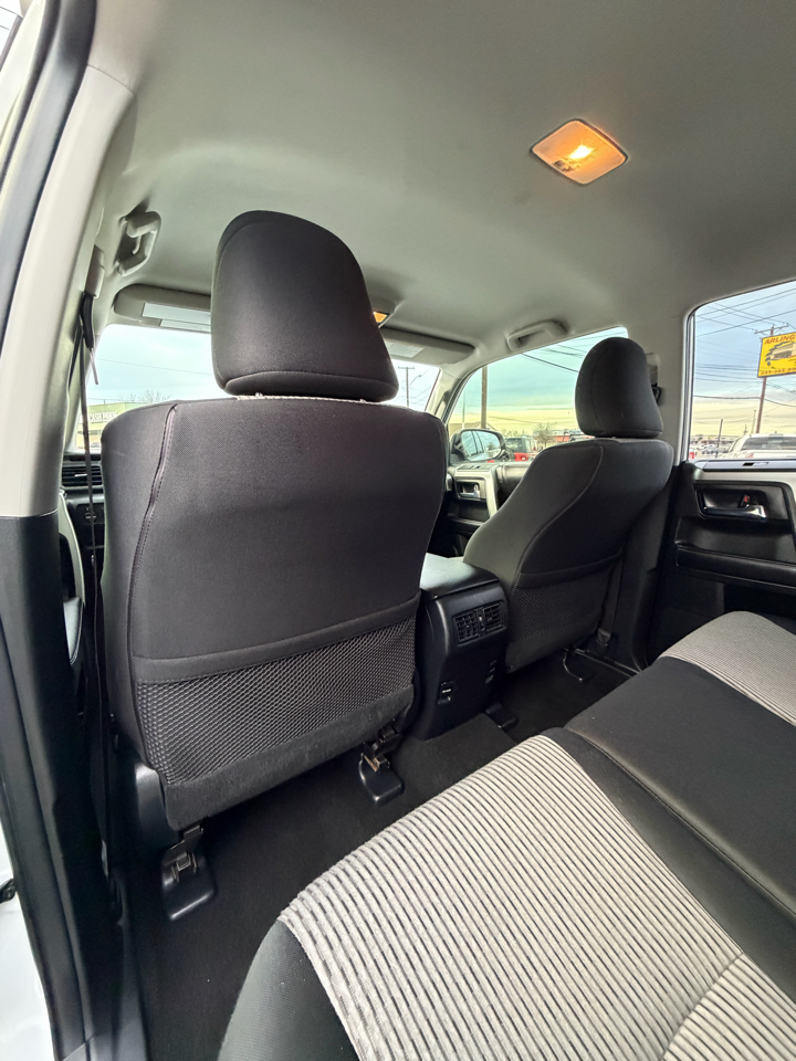 Toyota 4Runner SR5 2WD 2017