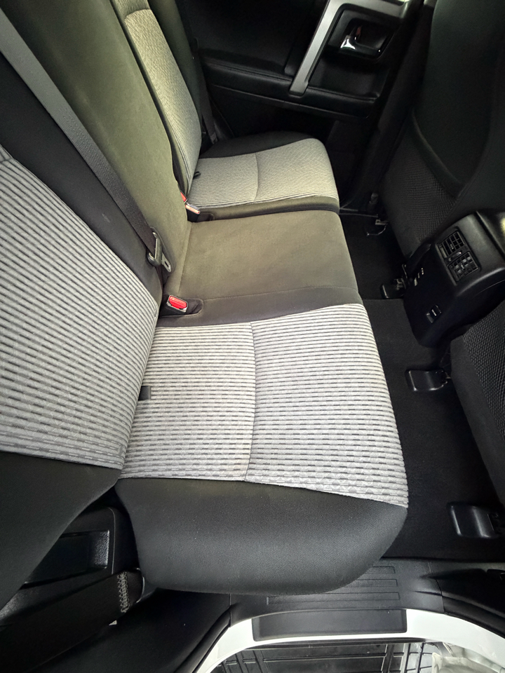 Toyota 4Runner SR5 2WD 2017