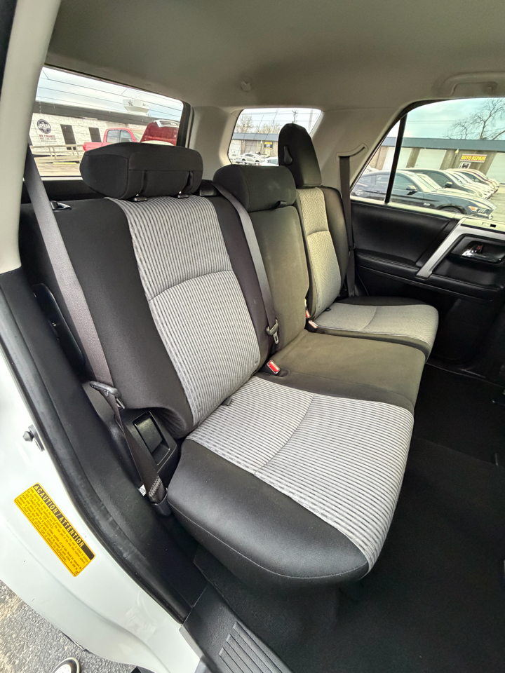 Toyota 4Runner SR5 2WD 2017