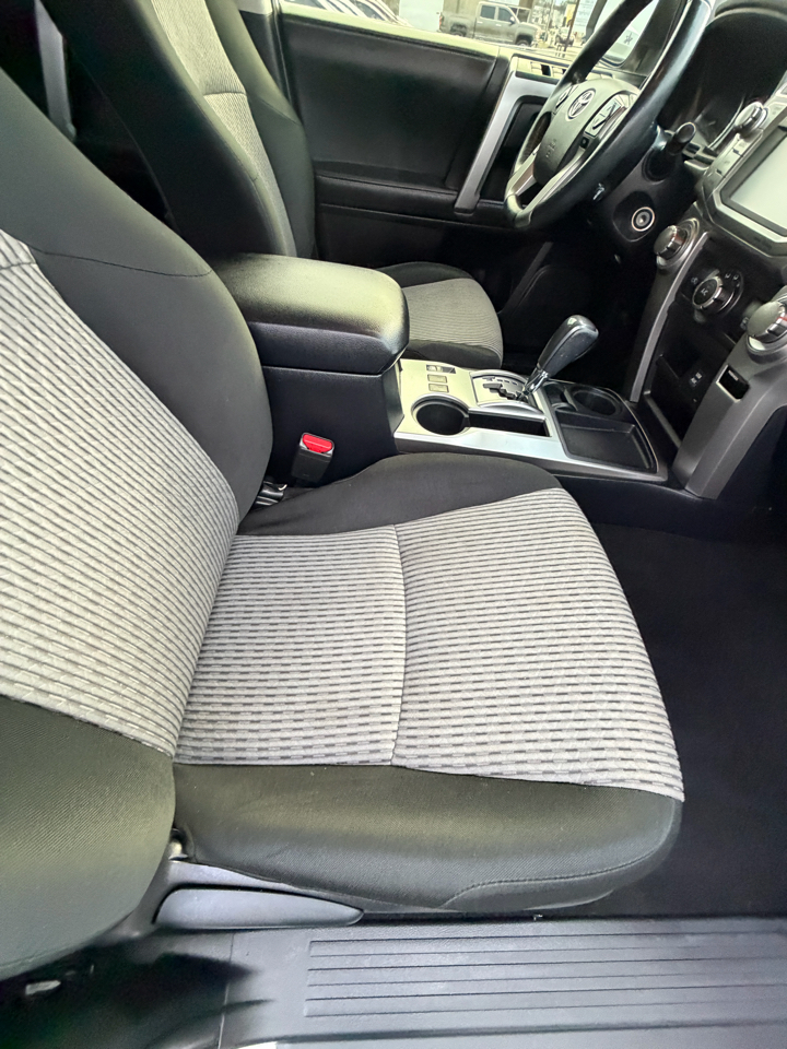 Toyota 4Runner SR5 2WD 2017