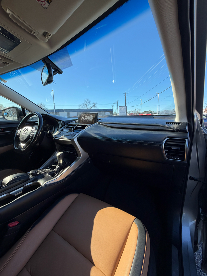 Lexus NX 200t FWD 2016