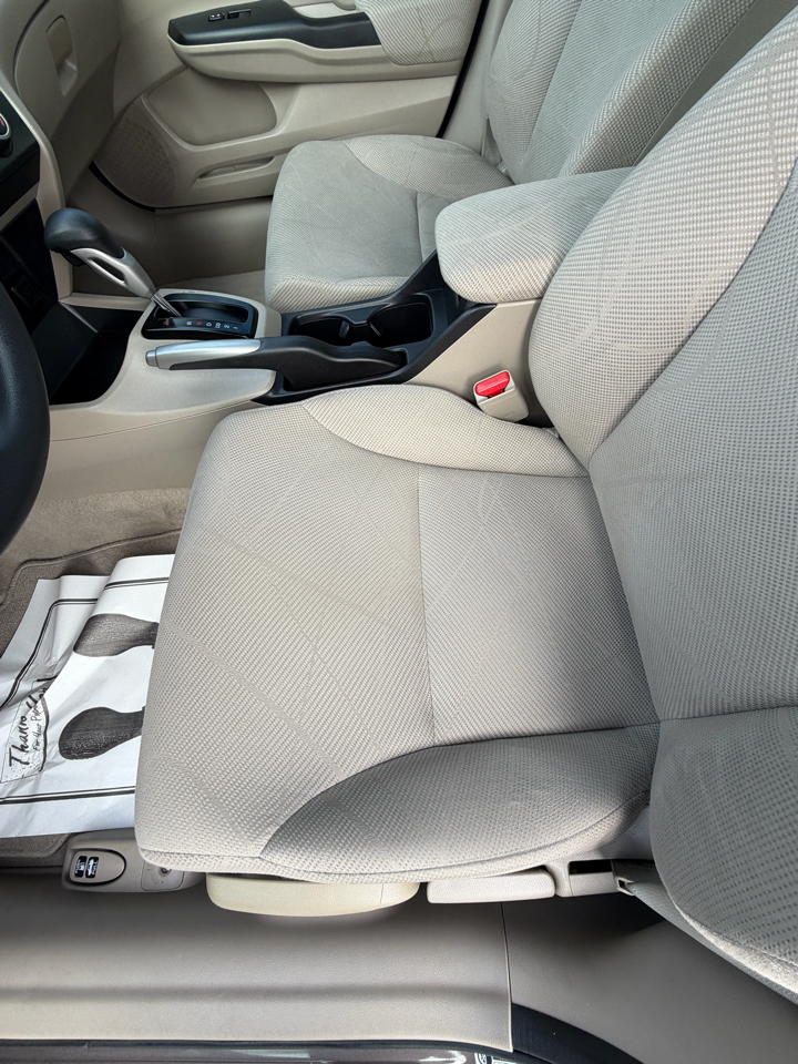 Honda Civic LX Sedan 5-Speed AT 2012