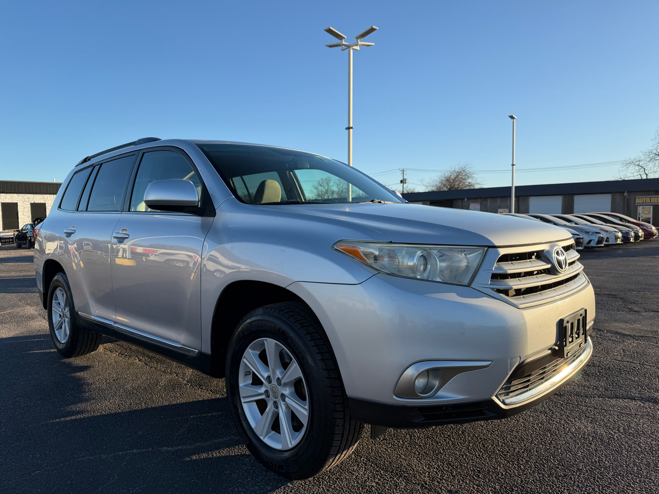 Toyota Highlander Base 2WD I4 2012