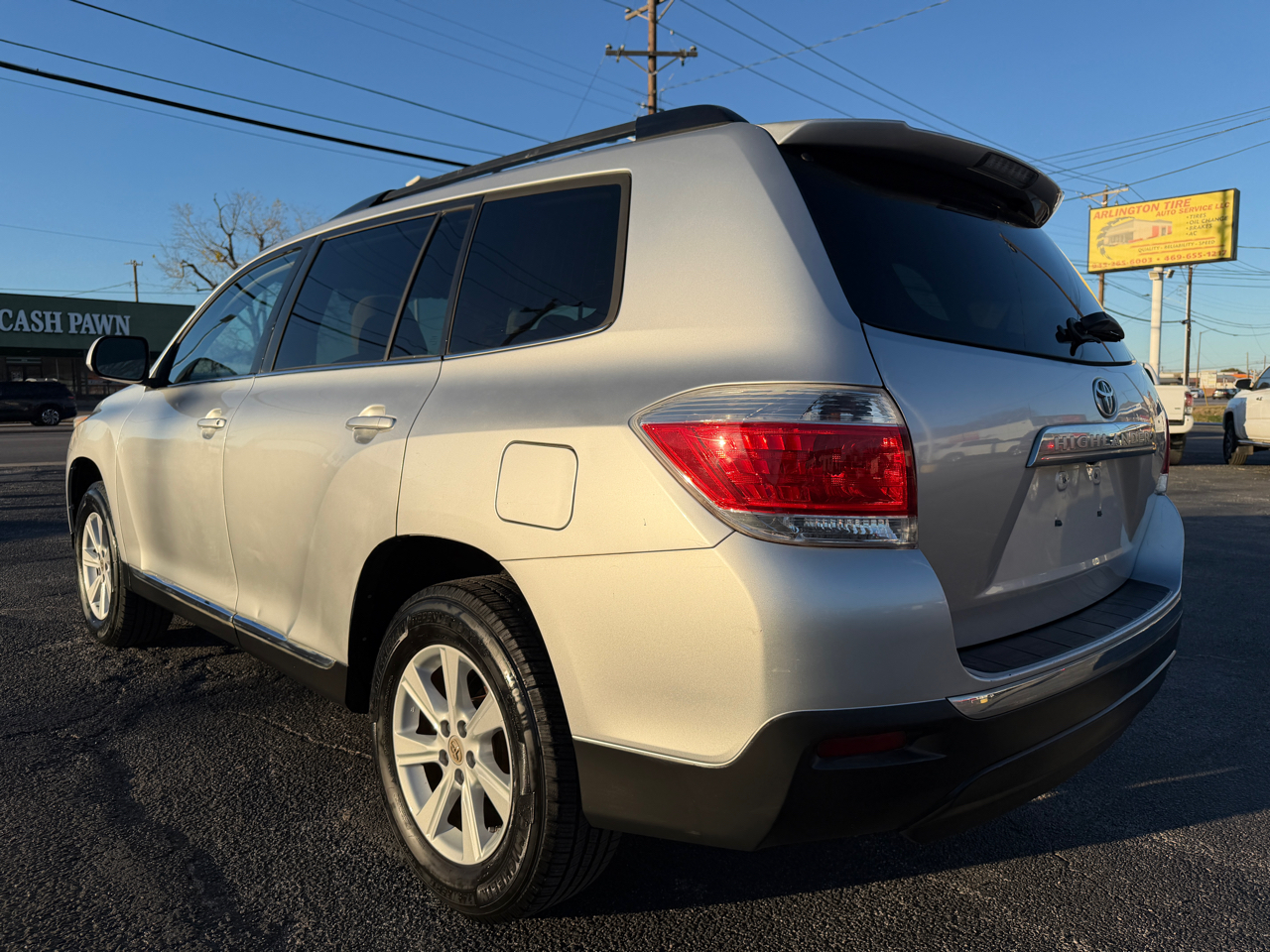 Toyota Highlander Base 2WD I4 2012