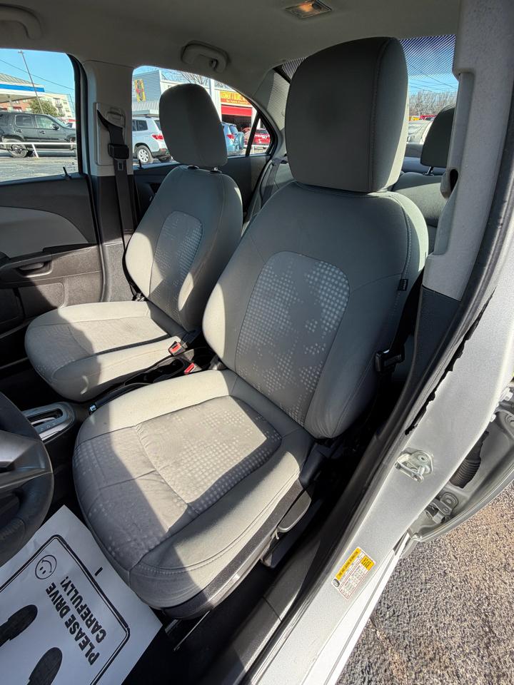 Chevrolet Sonic 2LS Sedan 2012