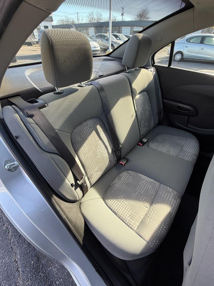 Chevrolet Sonic 2LS Sedan 2012