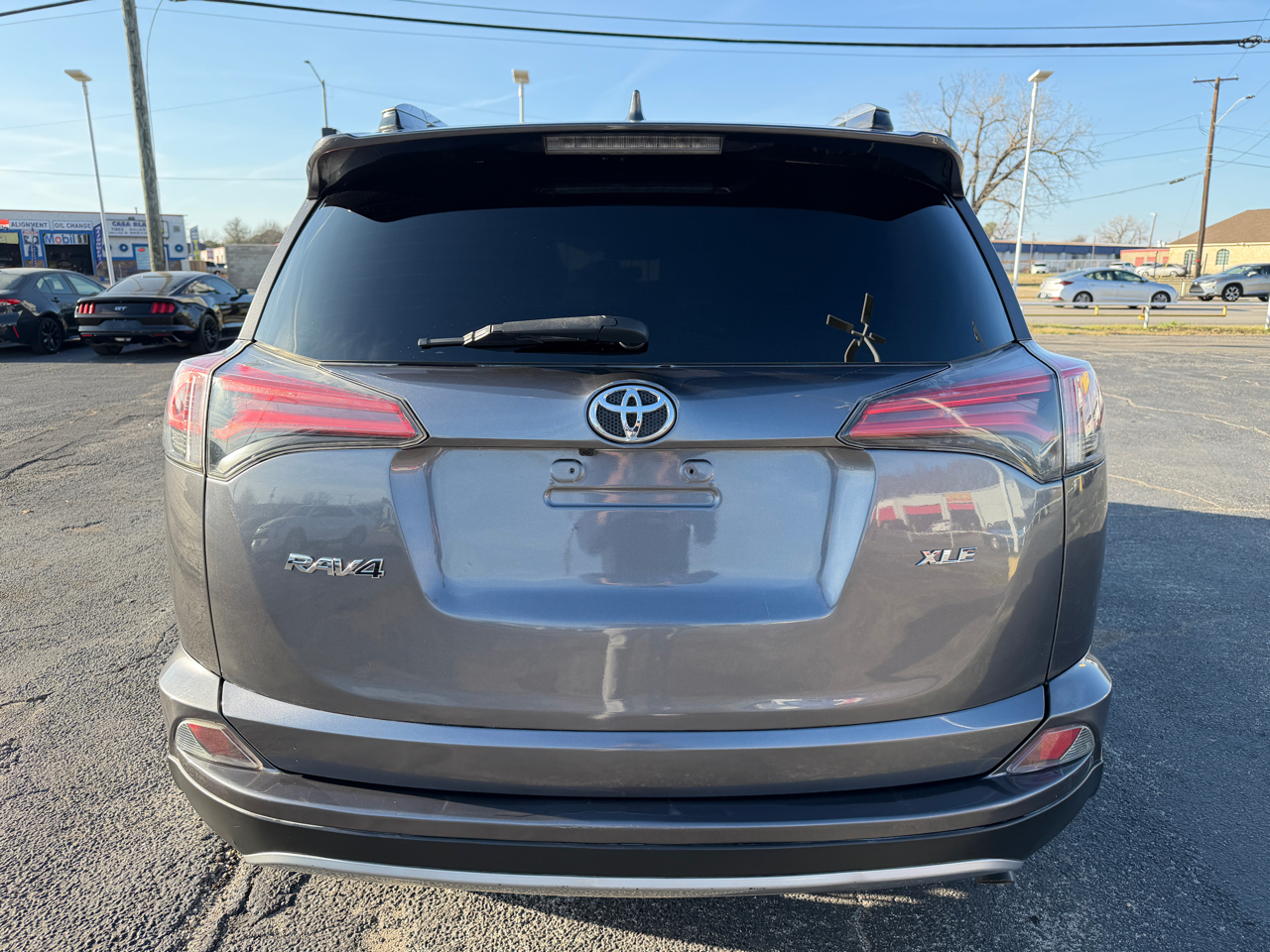 Toyota RAV4 XLE FWD 2017