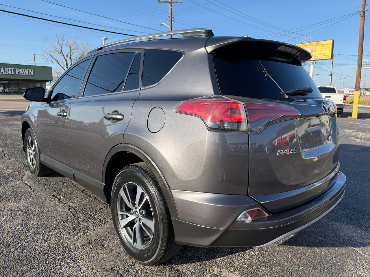 Toyota RAV4 XLE FWD 2017