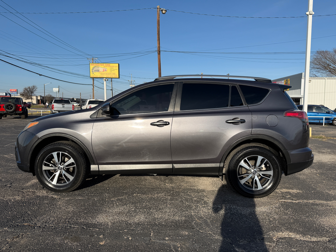 Toyota RAV4 XLE FWD 2017