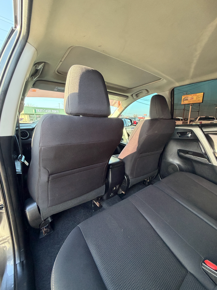 Toyota RAV4 XLE FWD 2017