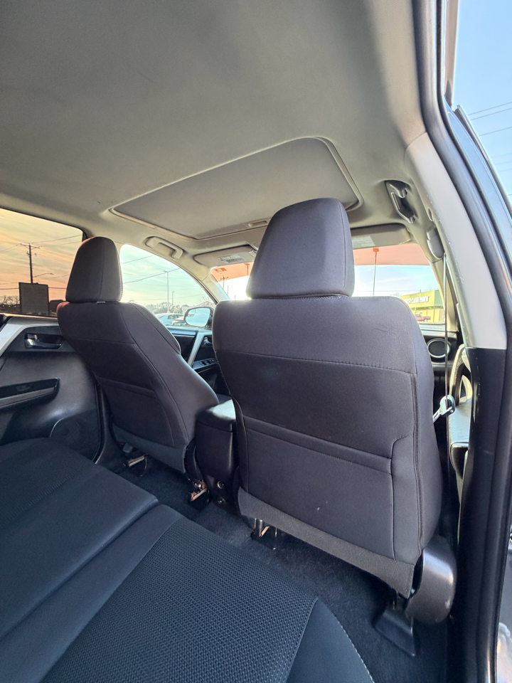 Toyota RAV4 XLE FWD 2017