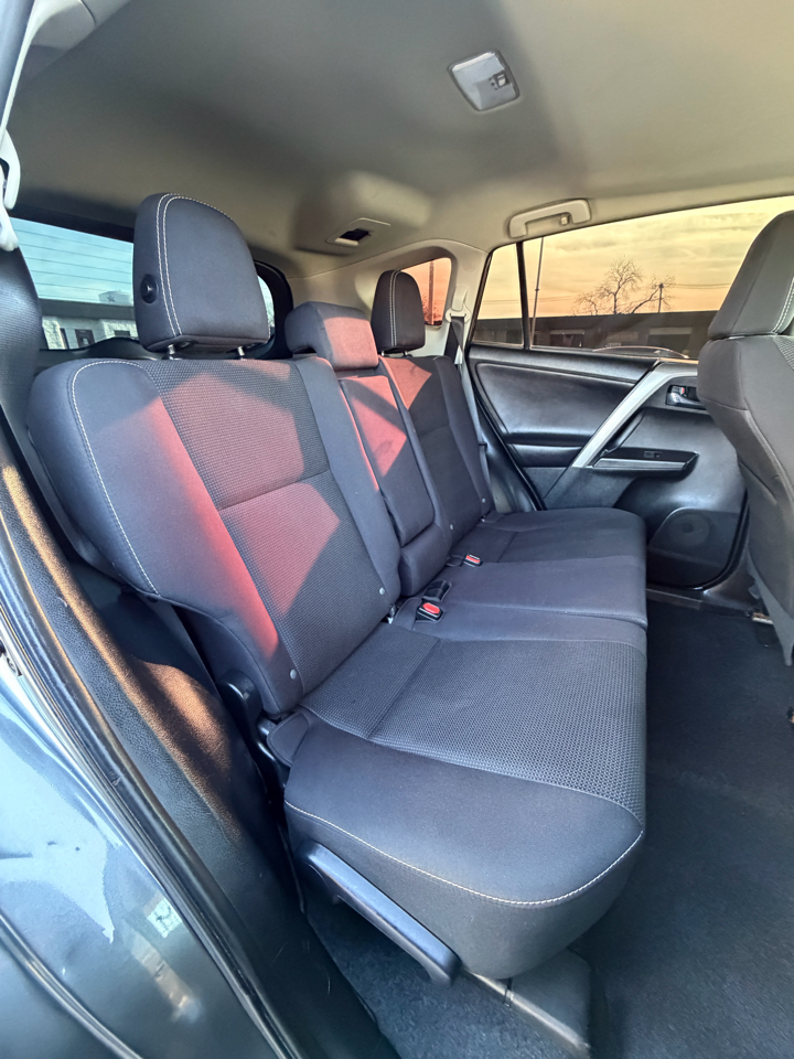 Toyota RAV4 XLE FWD 2017