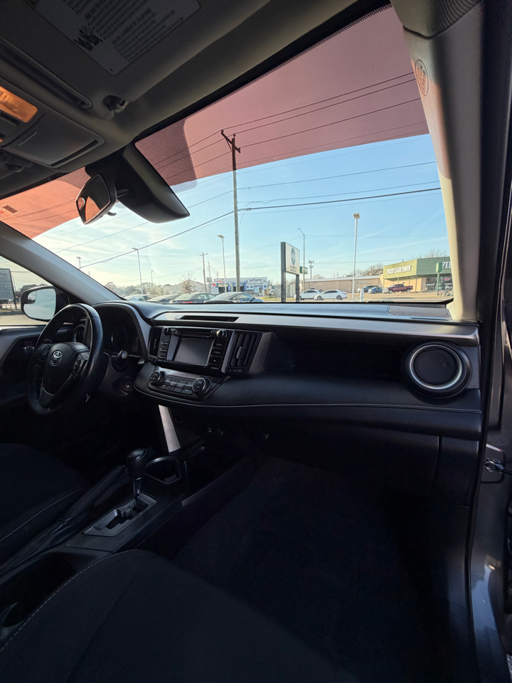 Toyota RAV4 XLE FWD 2017