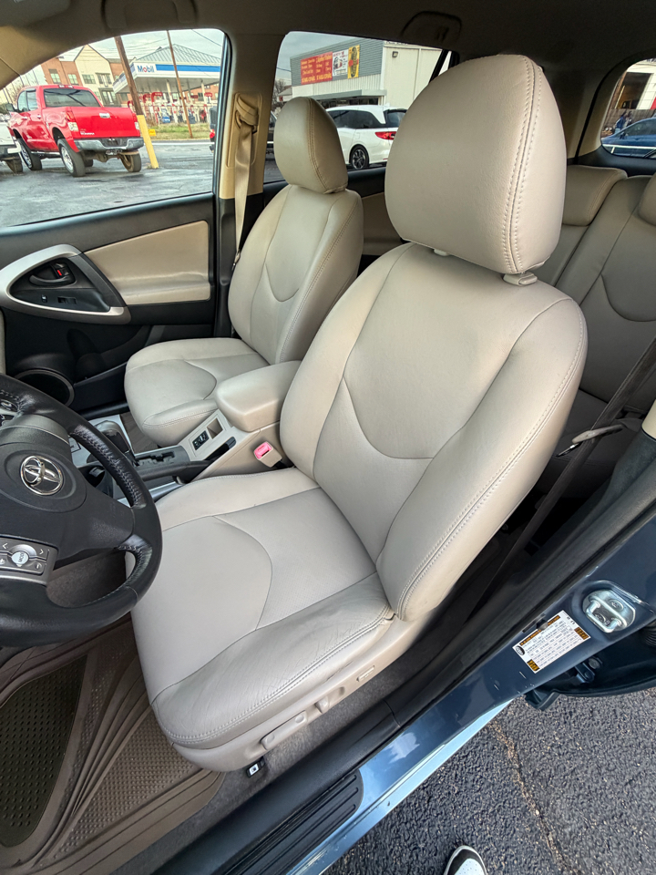 Toyota RAV4 Limited V6 2WD 2006