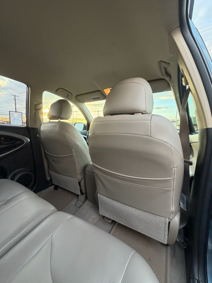 Toyota RAV4 Limited V6 2WD 2006