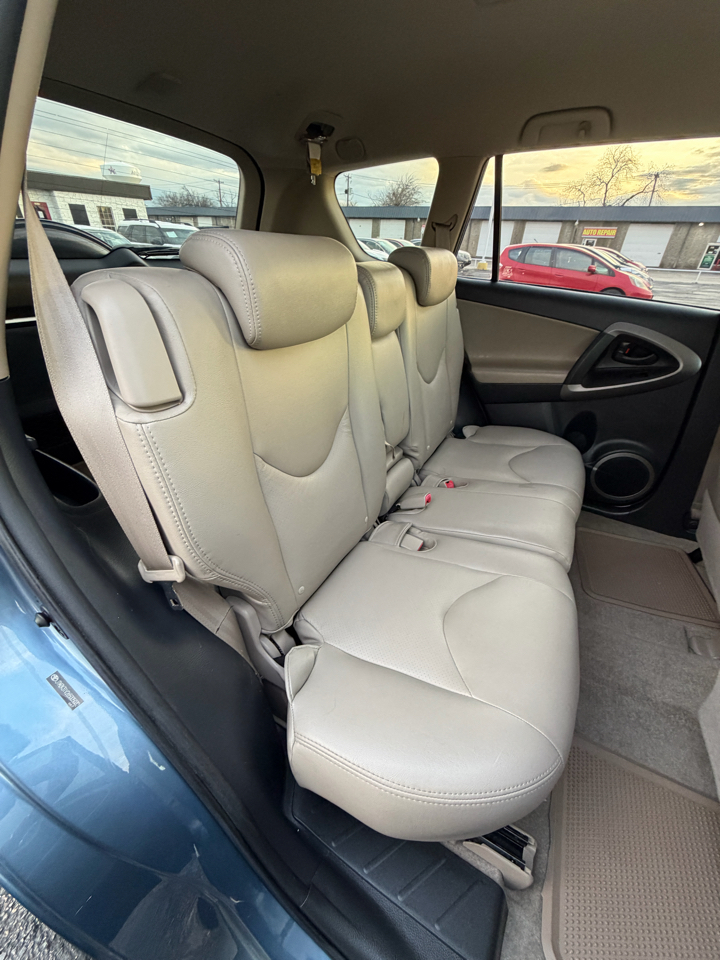 Toyota RAV4 Limited V6 2WD 2006