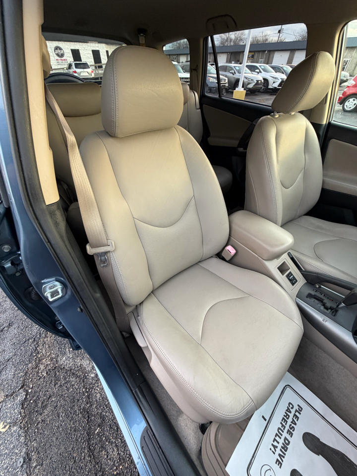 Toyota RAV4 Limited V6 2WD 2006