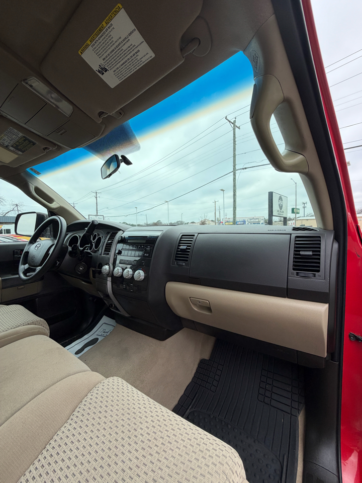 Toyota Tundra Tundra-Grade CrewMax 4.6L 2WD 2010