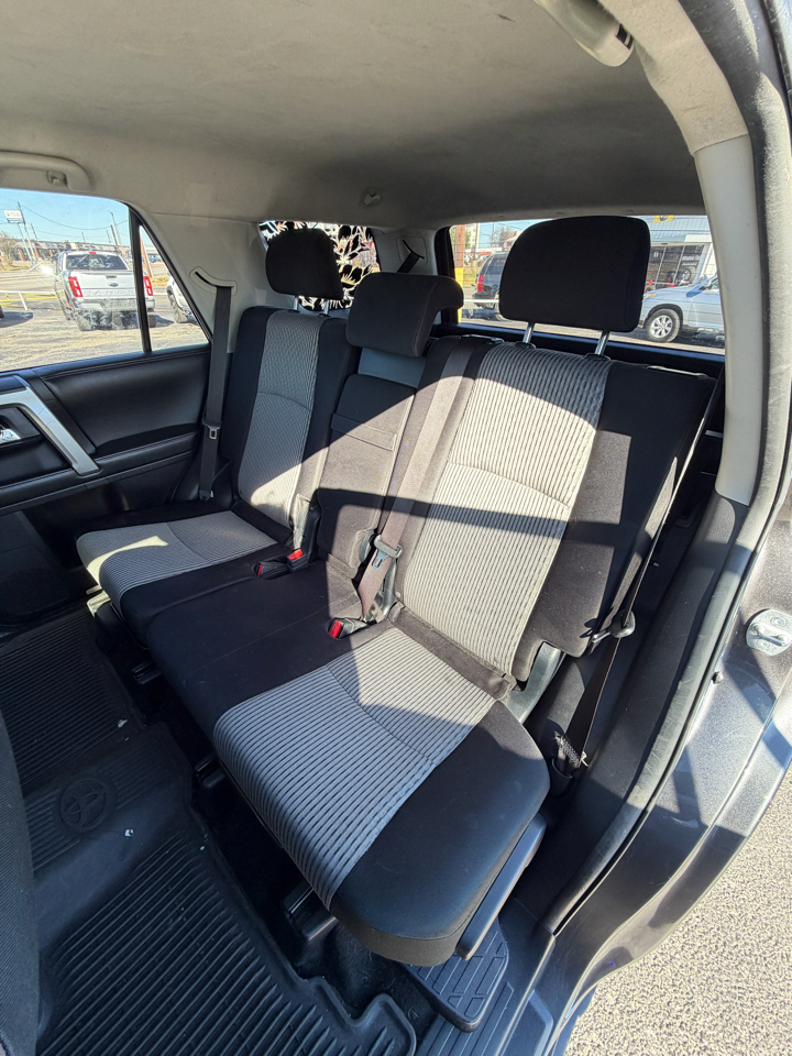 Toyota 4Runner SR5 2WD 2014