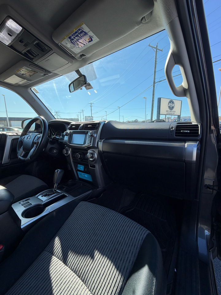 Toyota 4Runner SR5 2WD 2014